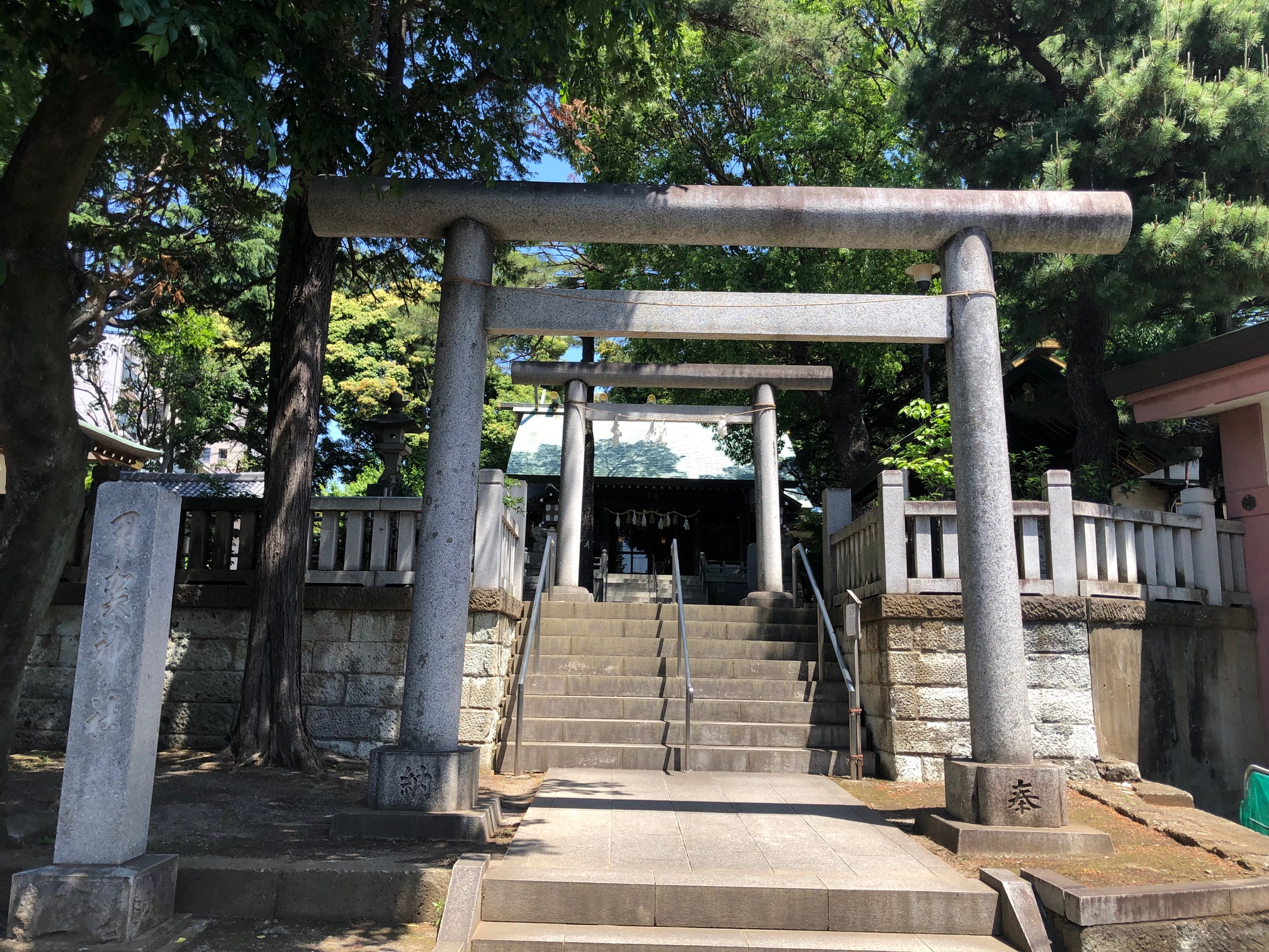 用賀神社